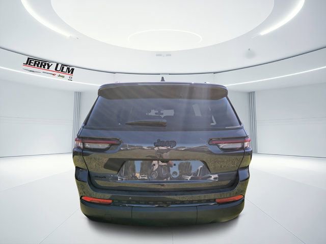 New 2025 Jeep Grand Cherokee L Laredo image 4