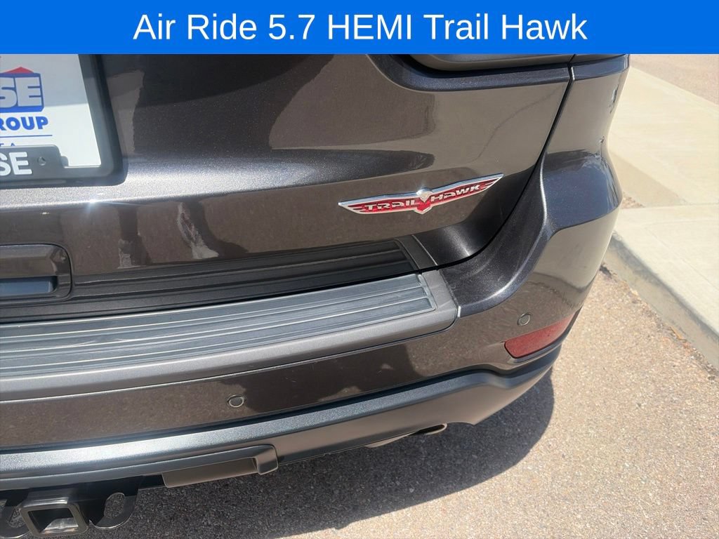 Used 2021 Jeep Grand Cherokee Trailhawk w/ Premium Lighting Group AWD/4WD image 9