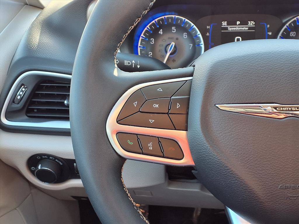 Used 2024 Chrysler Voyager LX image 18