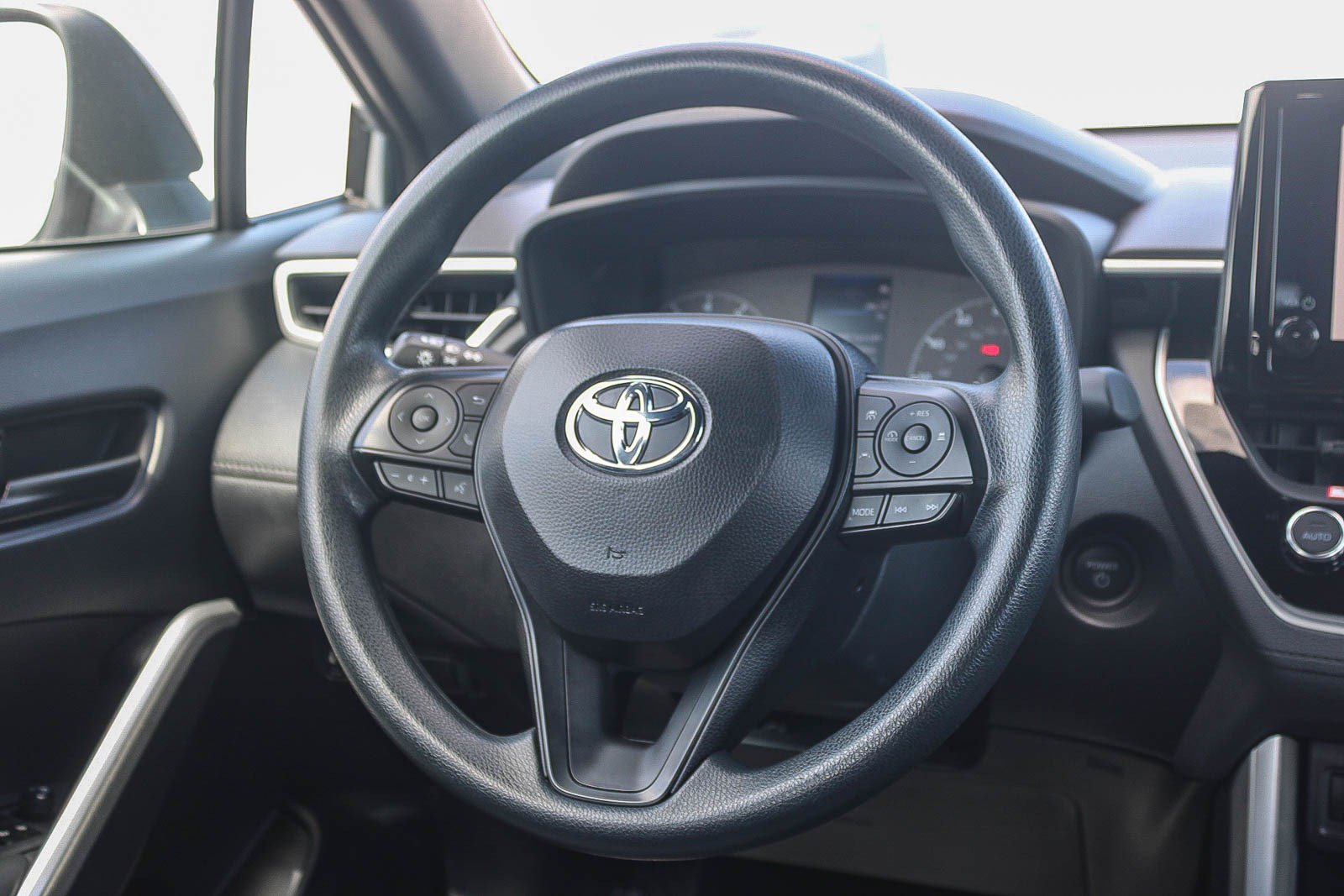 Used 2024 Toyota Corolla Cross AWD Hybrid image 16