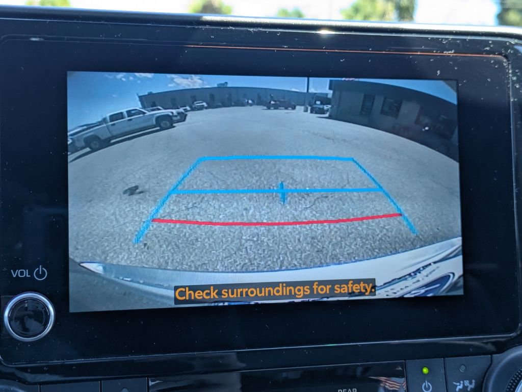 Used 2024 Toyota Highlander LE image 20