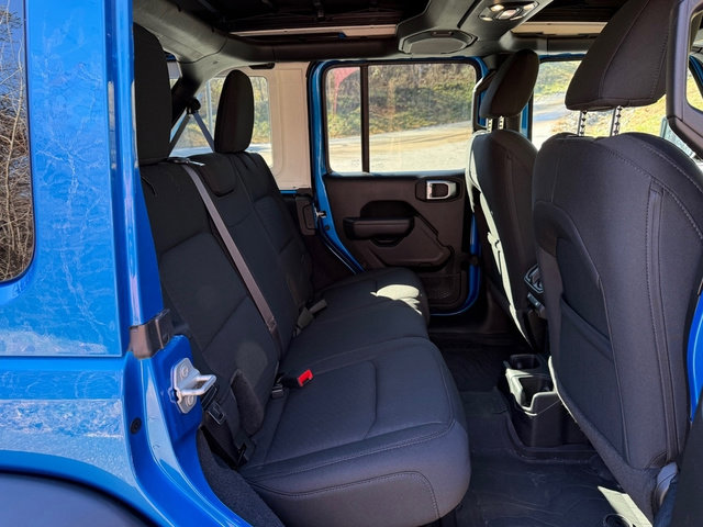 Used 2022 Jeep Wrangler Unlimited Sport w/ Sun And Sound Package image 17