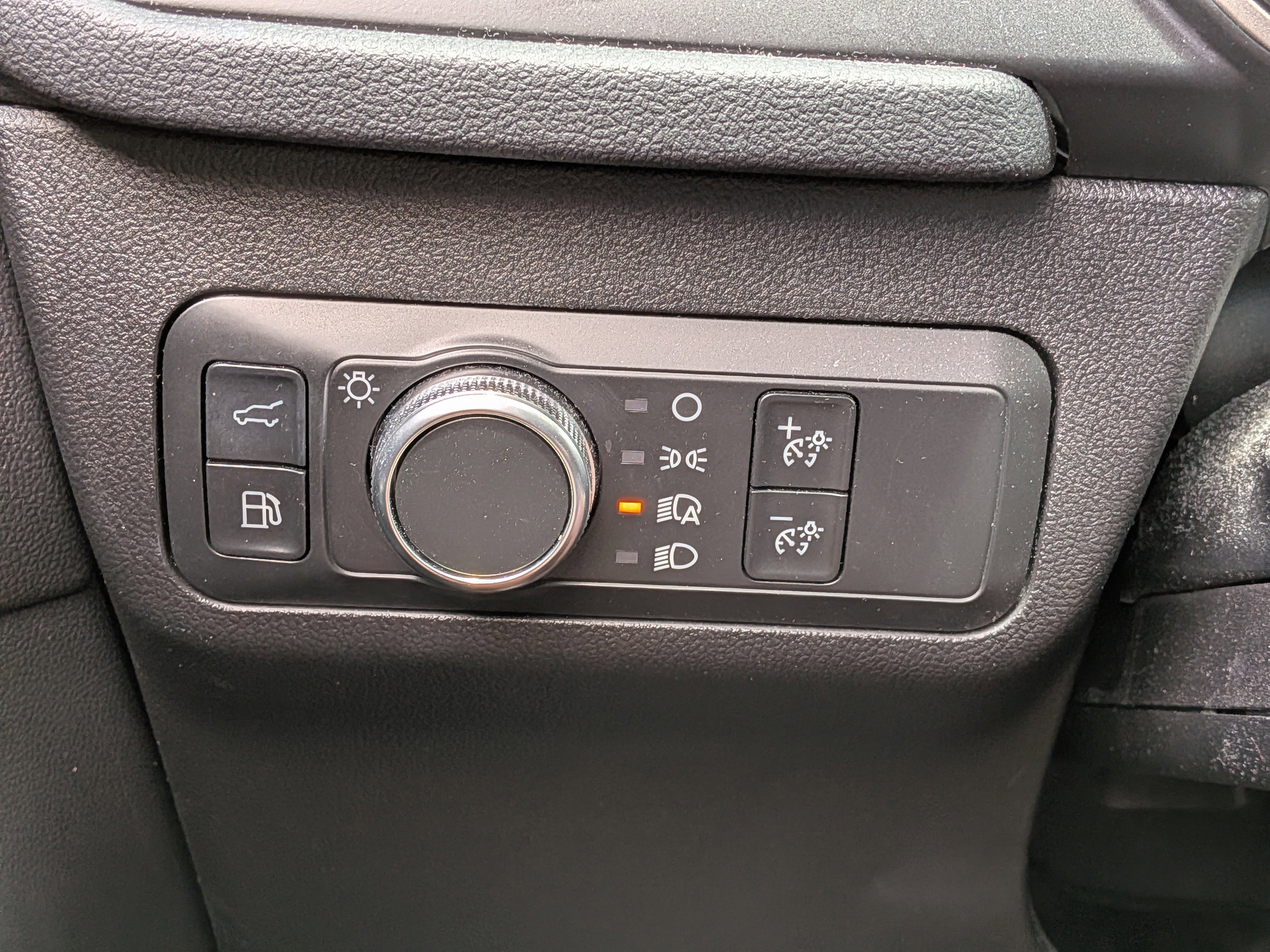 Used 2020 Ford Escape SE Sport image 25