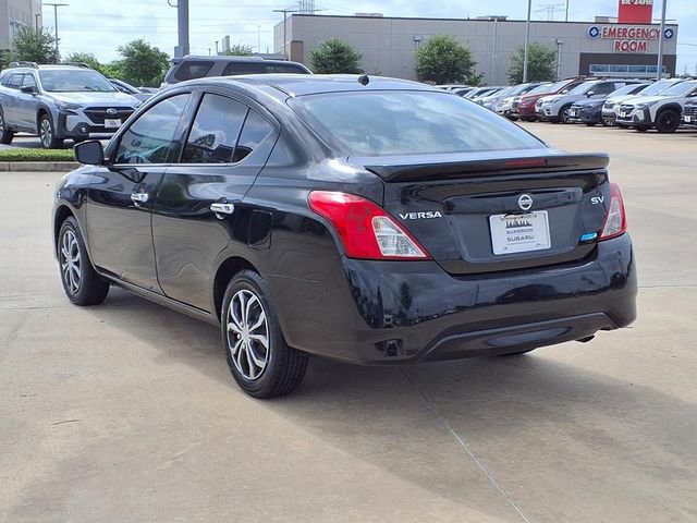 Used 2016 Nissan Versa SV FWD image 2