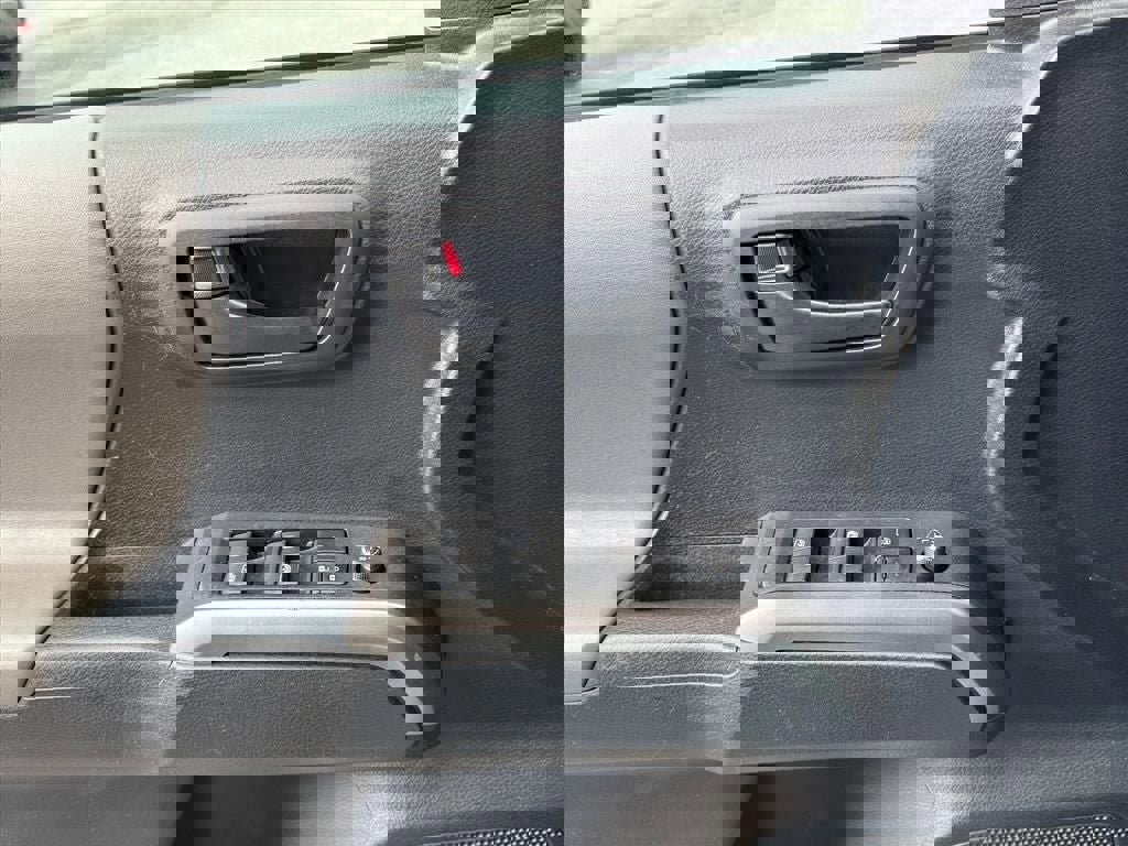 Used 2018 Toyota Tacoma SR5 image 15