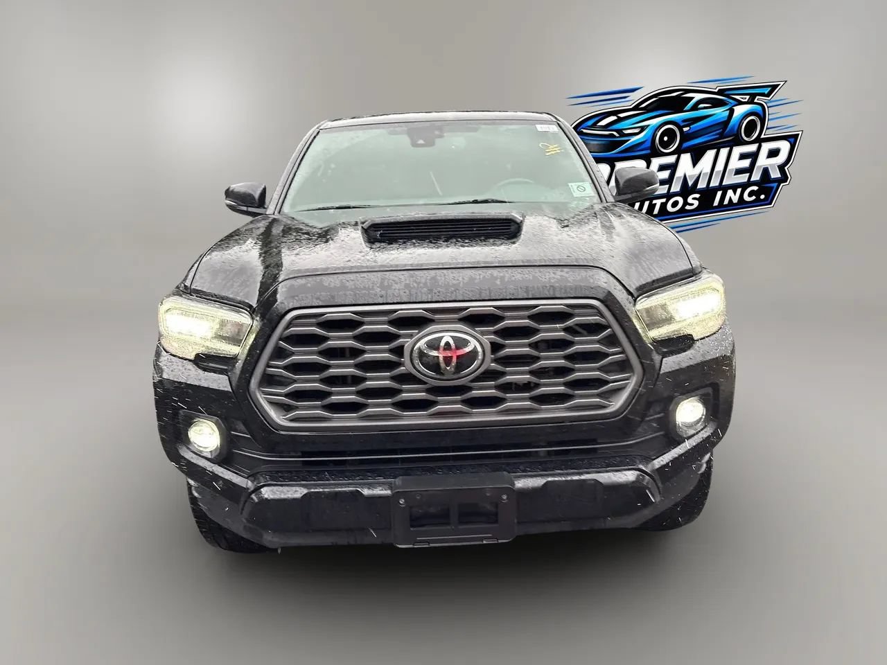 Used 2020 Toyota Tacoma TRD Sport w/ TRD Premium Sport Package AWD/4WD image 2