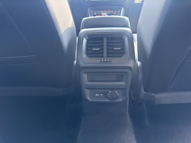 Used 2024 Volkswagen Tiguan SE AWD/4WD image 37