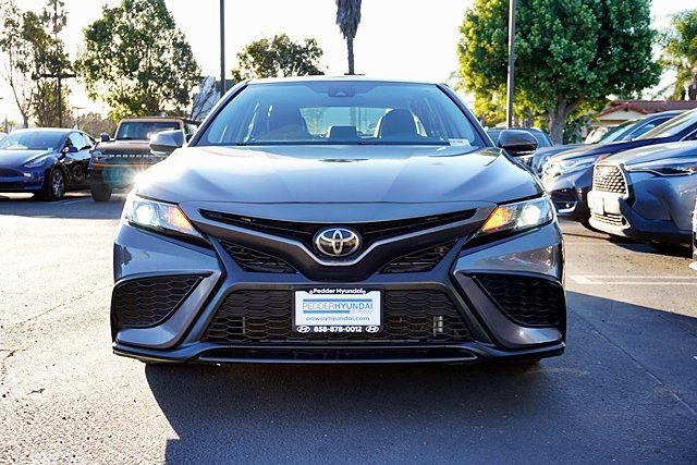Used 2023 Toyota Camry SE image 5