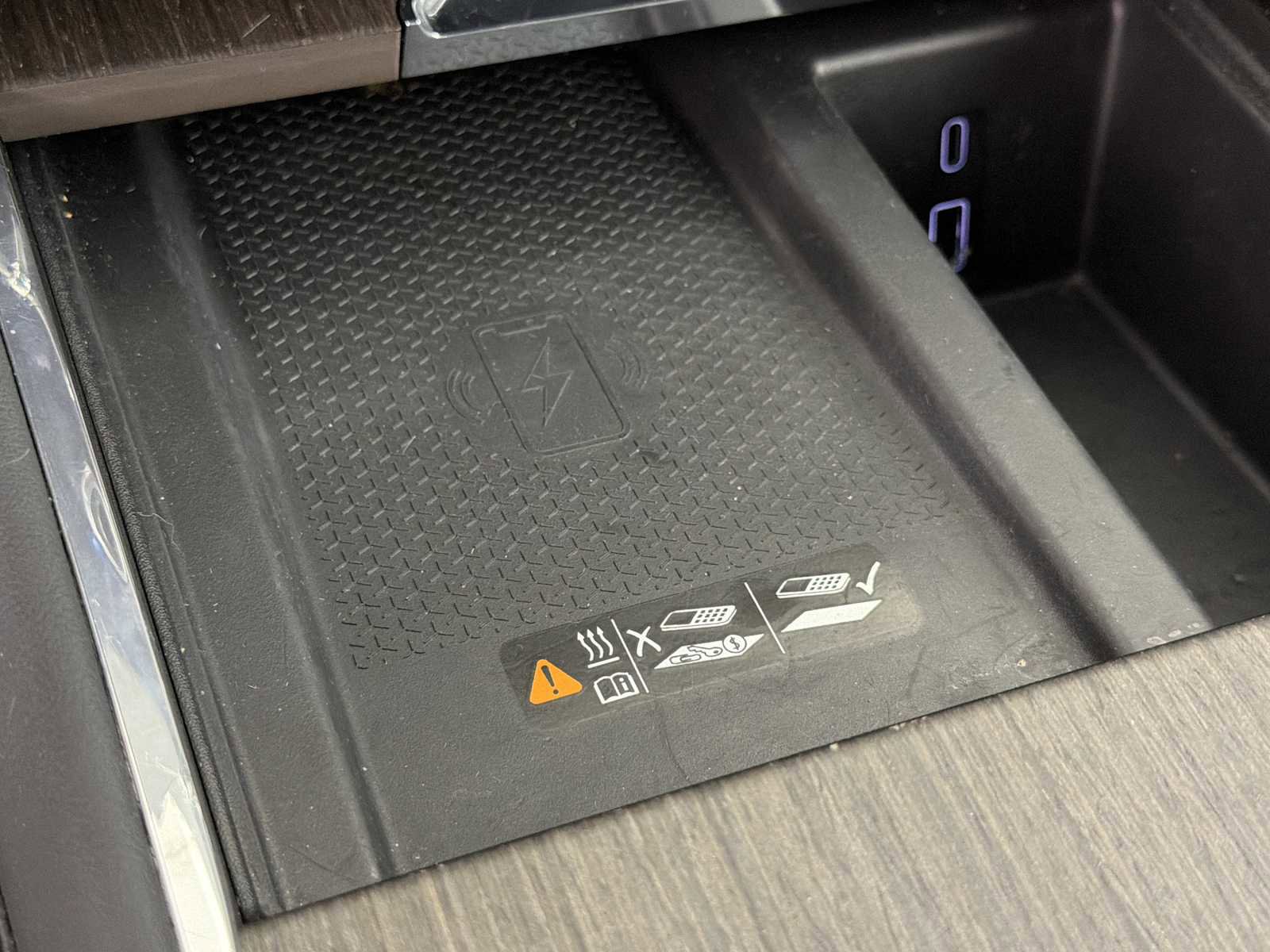 Used 2024 GMC Acadia Denali FWD image 33