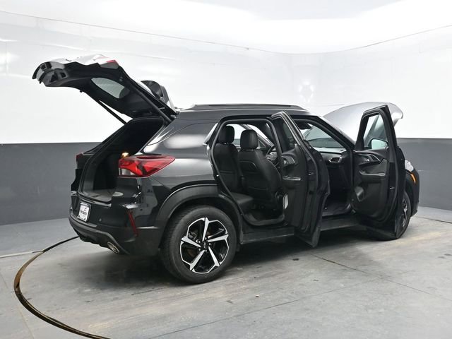 Used 2023 Chevrolet TrailBlazer RS w/ Sun and Liftgate Package FWD image 47