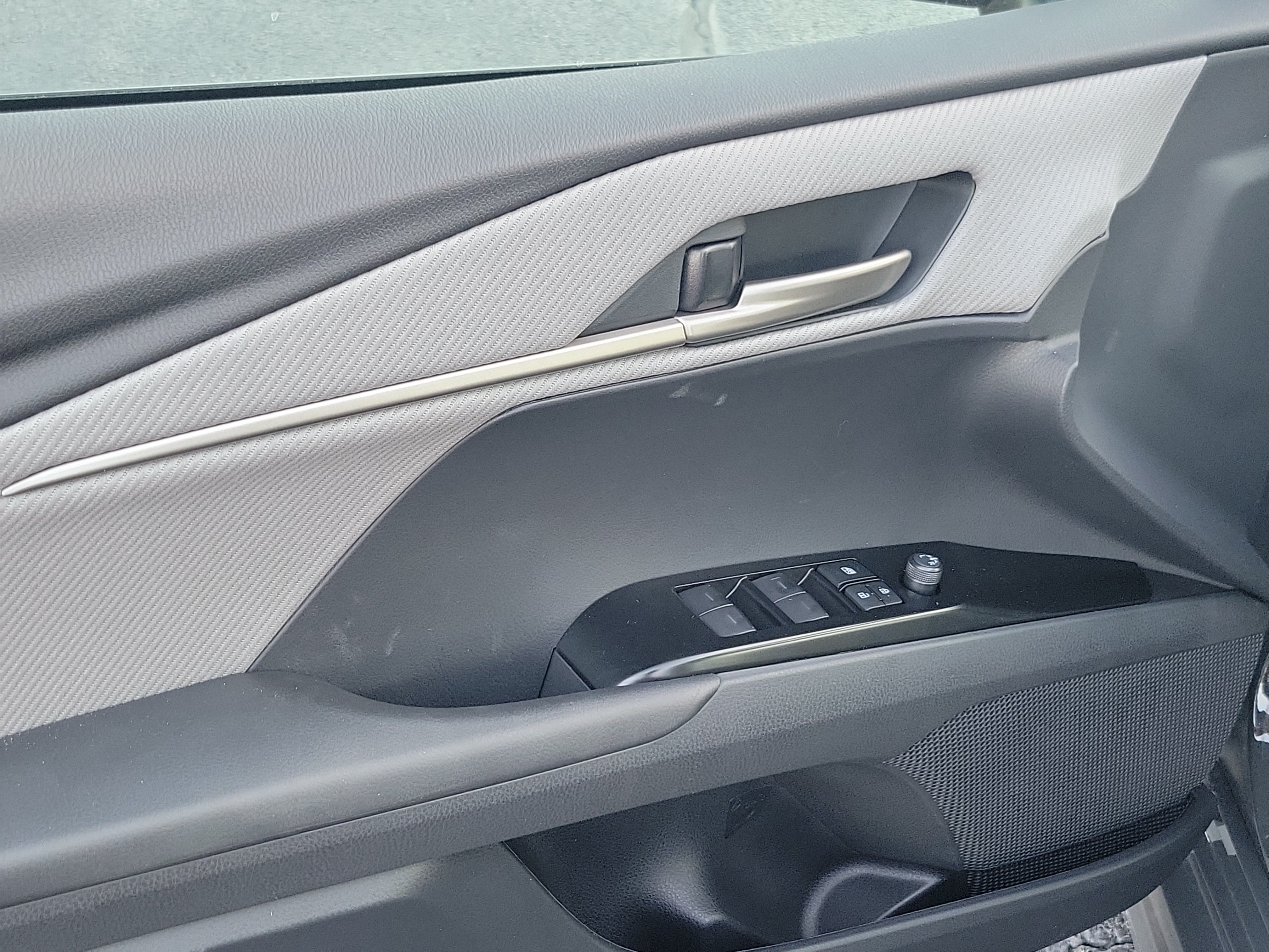 New 2026 Toyota Camry SE FWD image 19