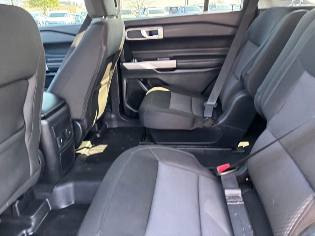Used 2024 Ford Explorer XLT image 27