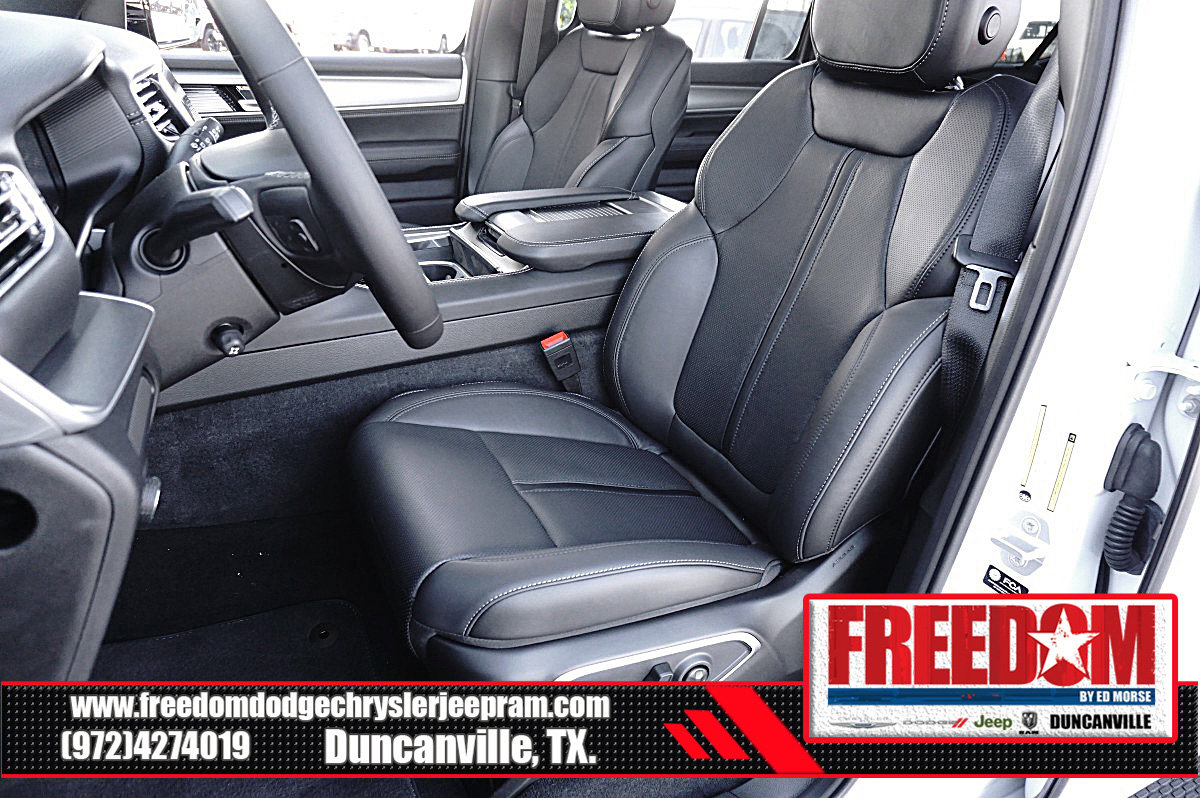 New 2025 Jeep Wagoneer L Series II w/ Premium Group I image 13