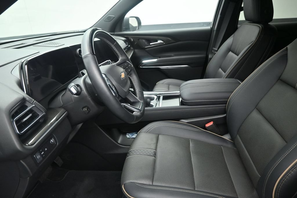 Used 2026 Chevrolet Traverse High Country FWD image 12