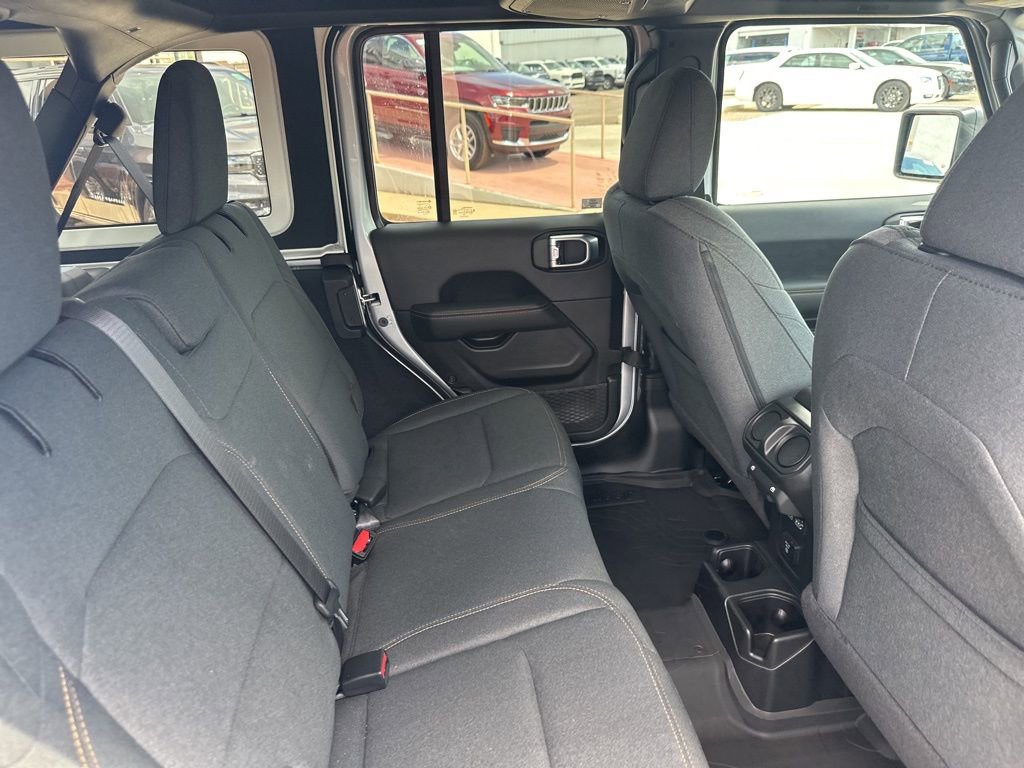 New 2024 Jeep Wrangler Unlimited Sahara w/ Technology Group image 23