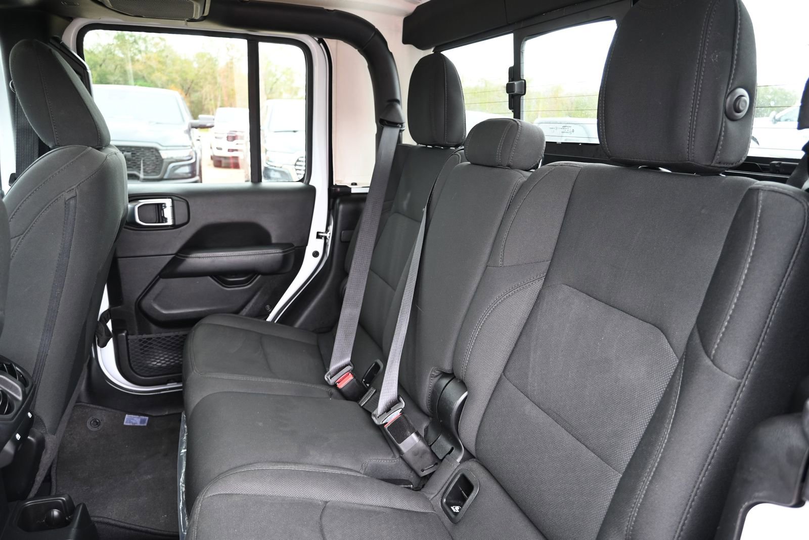 Used 2023 Jeep Gladiator Overland image 19