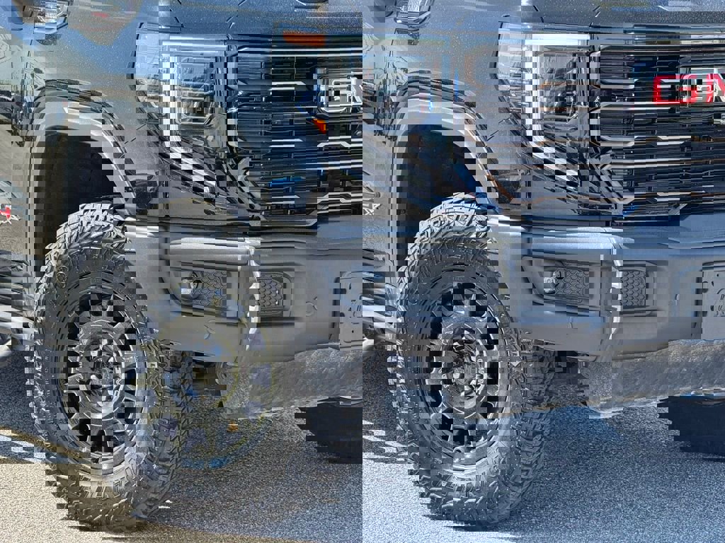 Used 2025 GMC Sierra 1500 AT4X w/ AT4X AEV Edition image 14