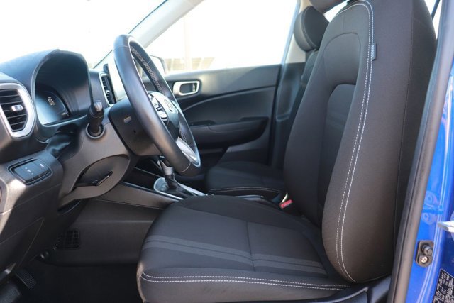 Used 2025 Hyundai Venue SEL image 10