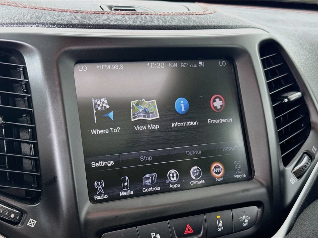 Used 2015 Jeep Cherokee Trailhawk w/ Comfort/Convenience Group AWD/4WD image 15