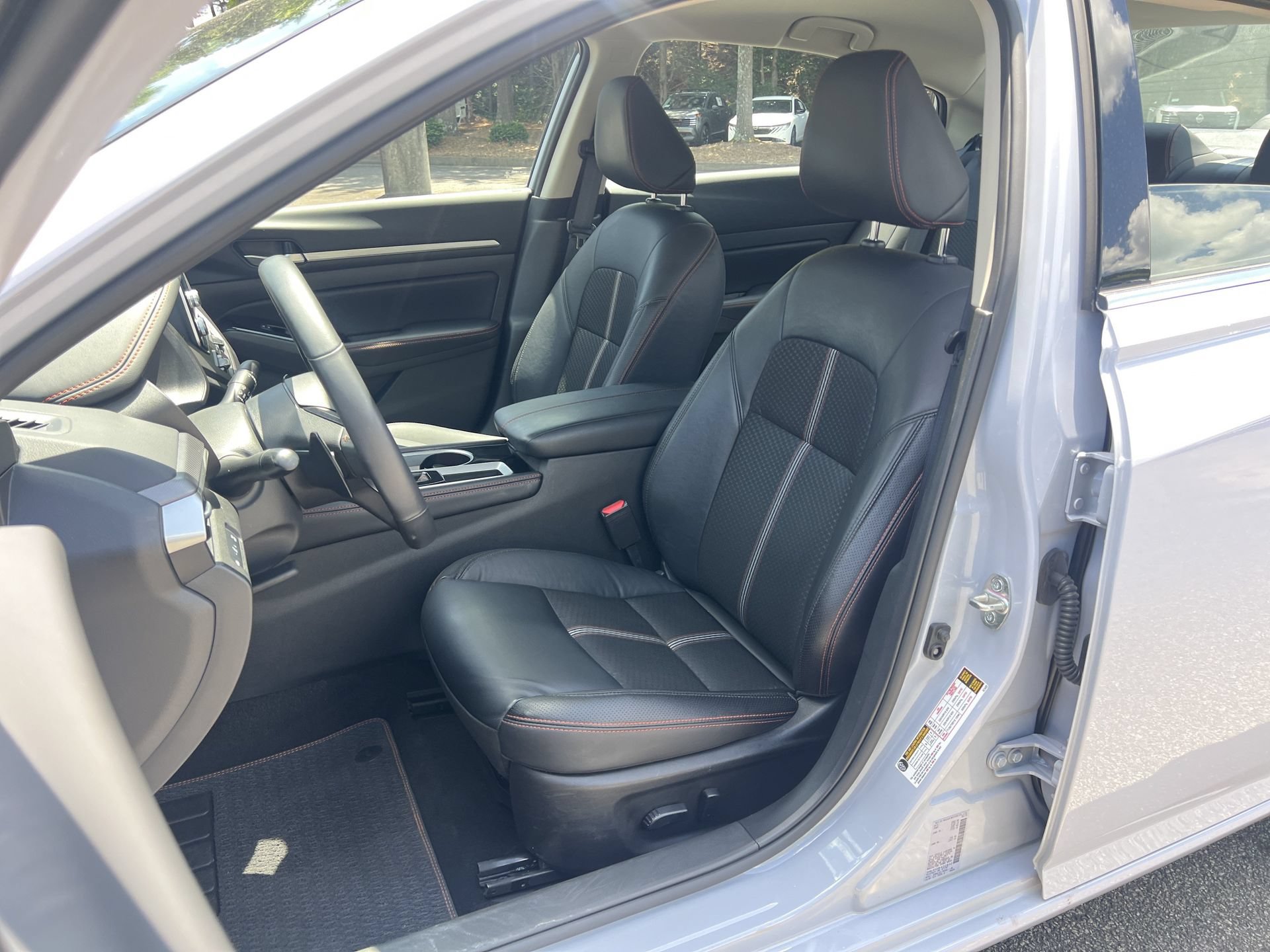 Used 2024 Nissan Altima 2.5 SR FWD image 16