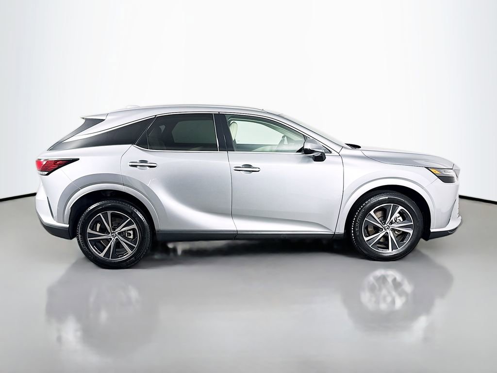 Used 2024 Lexus RX 350h w/ Cold Area Package image 4