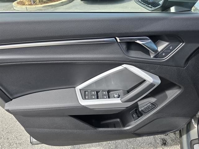 Used 2025 Audi Q3 2.0T Premium w/ Convenience Package AWD/4WD image 25