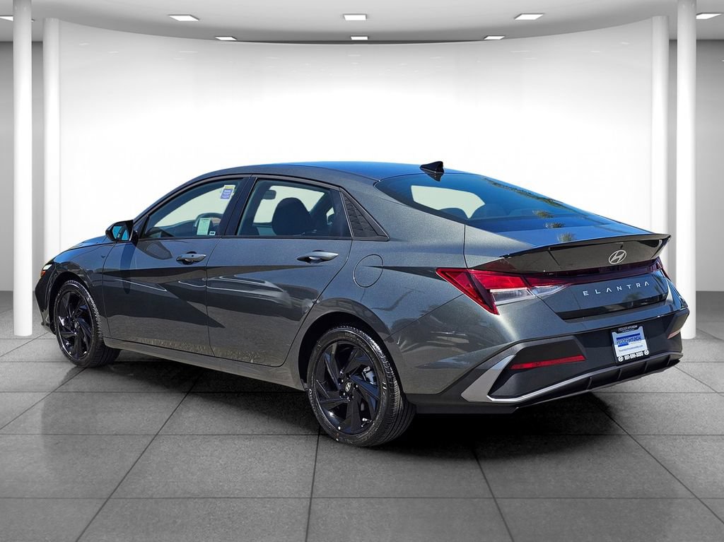 Certified 2026 Hyundai Elantra Sport FWD image 4