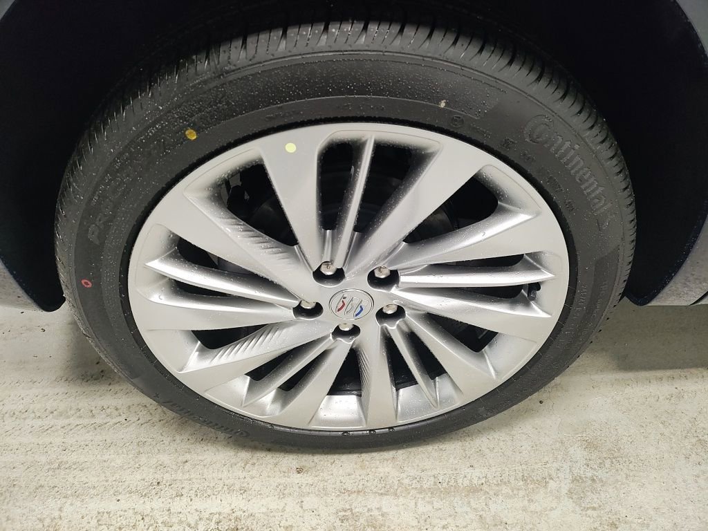 New 2026 Buick Envision Avenir image 3