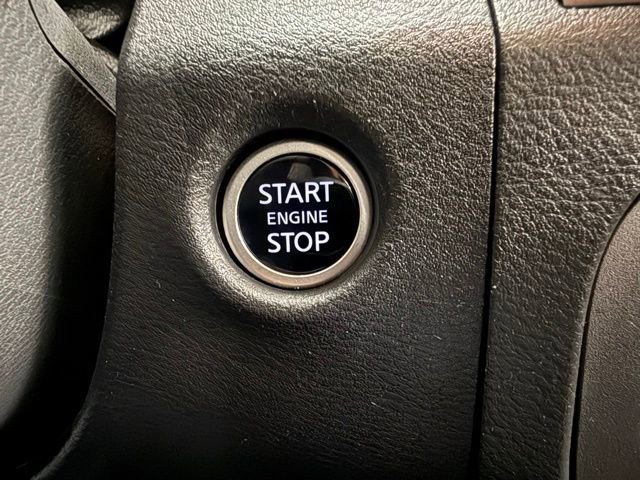 Used 2025 Nissan Frontier SV image 24