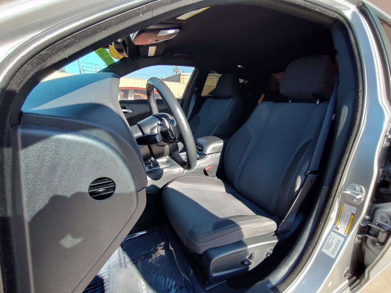 Used 2015 Dodge Charger SXT RWD image 16