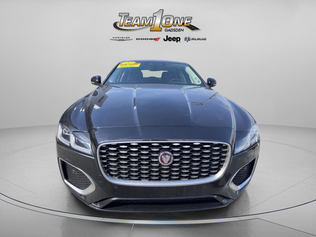 Used 2022 Jaguar XF SE image 3