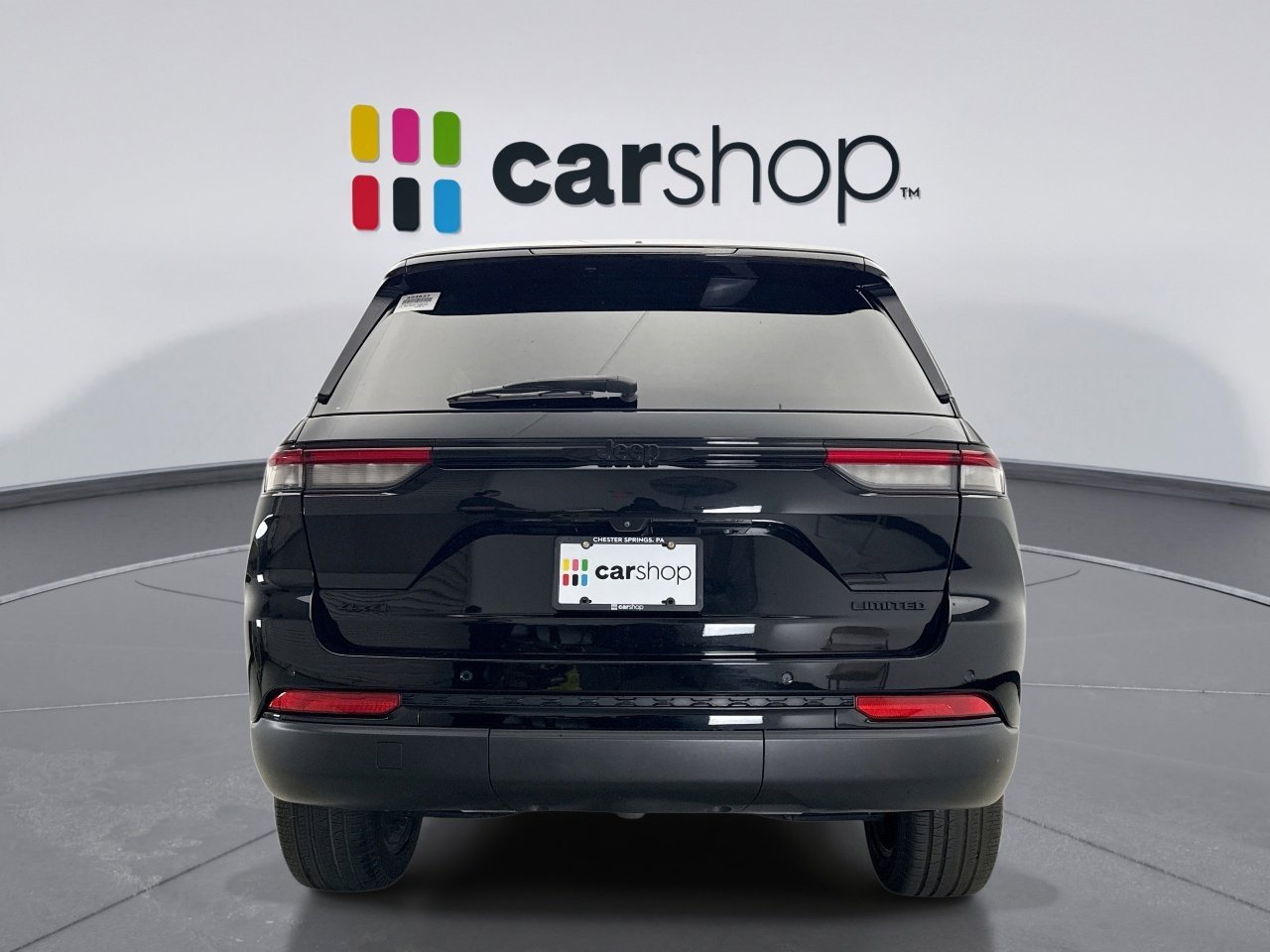 Used 2023 Jeep Grand Cherokee Limited w/ Black Appearance Package AWD/4WD image 4