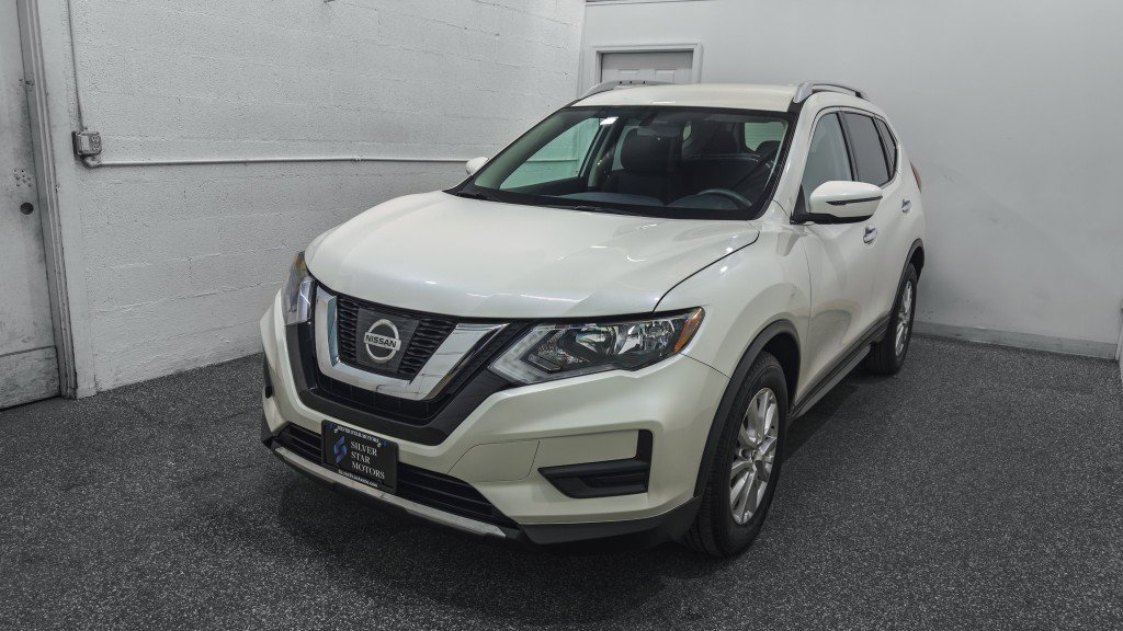 Used 2017 Nissan Rogue SV image 4