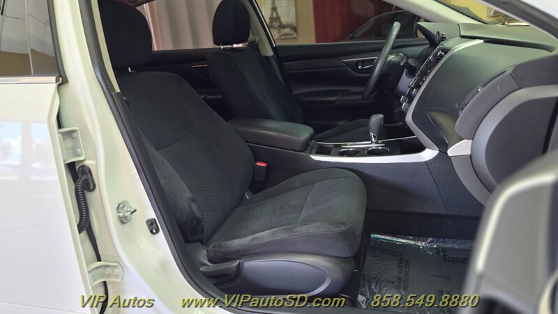 Used 2015 Nissan Altima 2.5 SV w/ Convenience Package FWD image 16