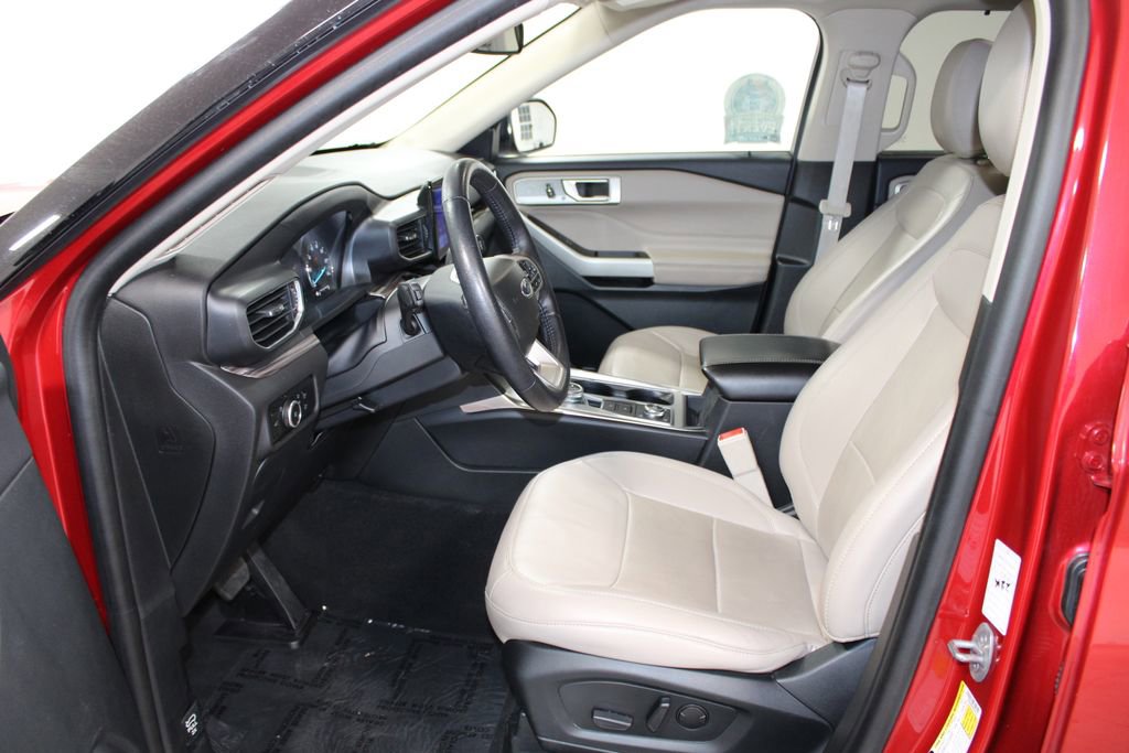 Used 2023 Ford Explorer Limited image 22