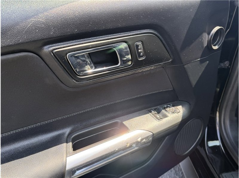 Used 2016 Ford Mustang Coupe image 15