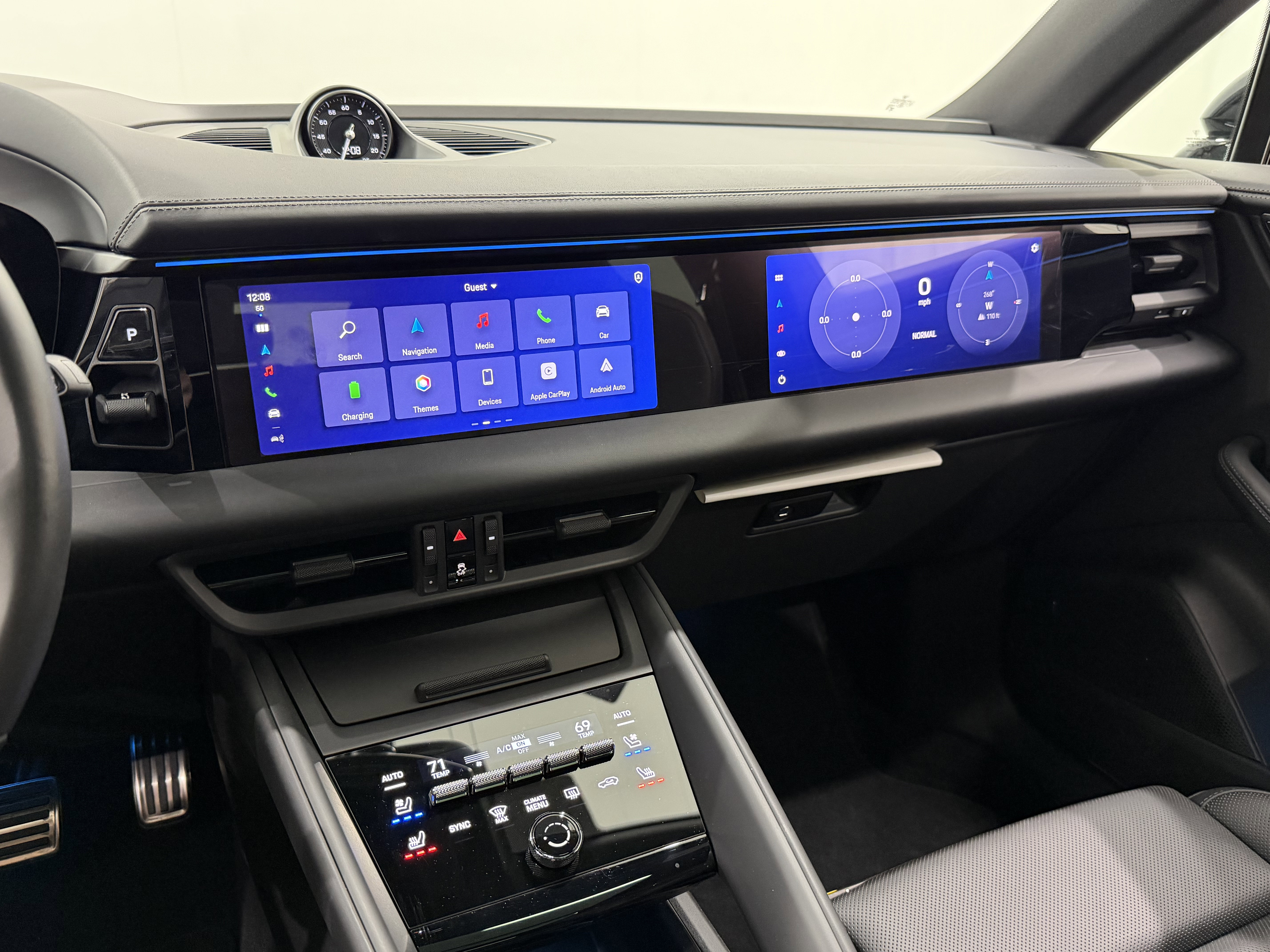 Certified 2025 Porsche Macan 4S Electric AWD/4WD image 43
