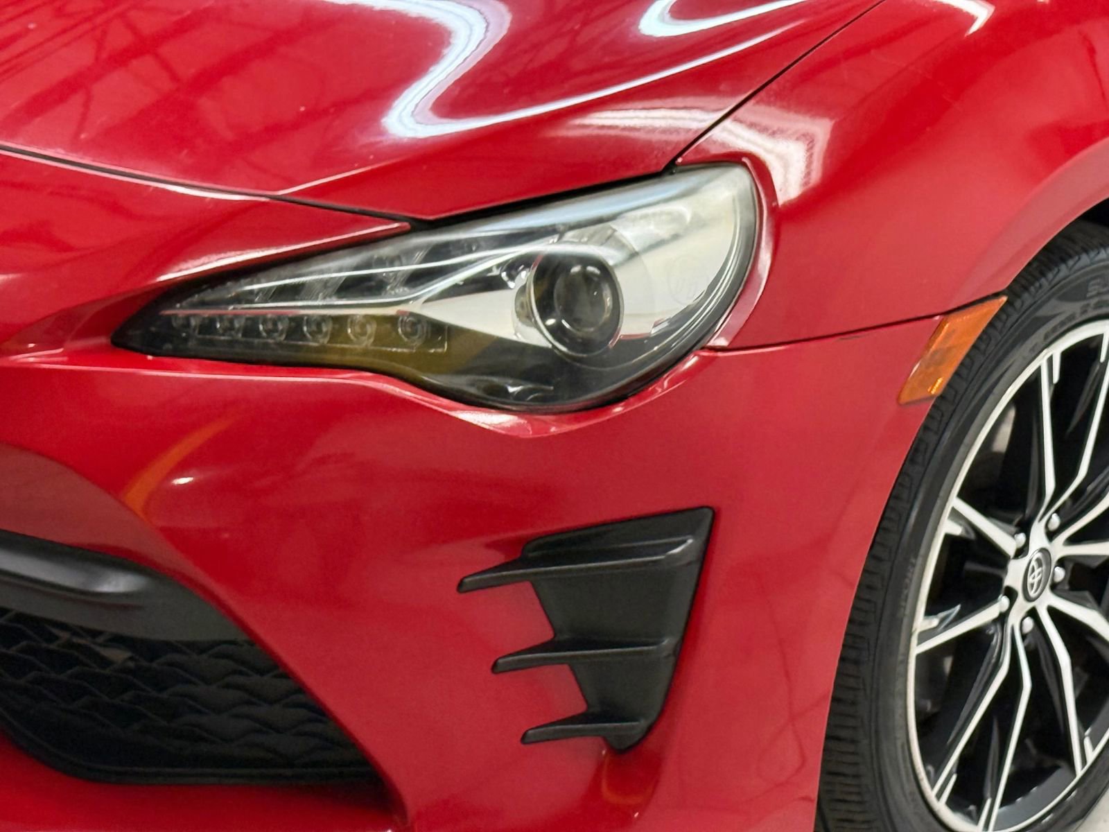 Used 2018 Toyota 86 RWD image 6