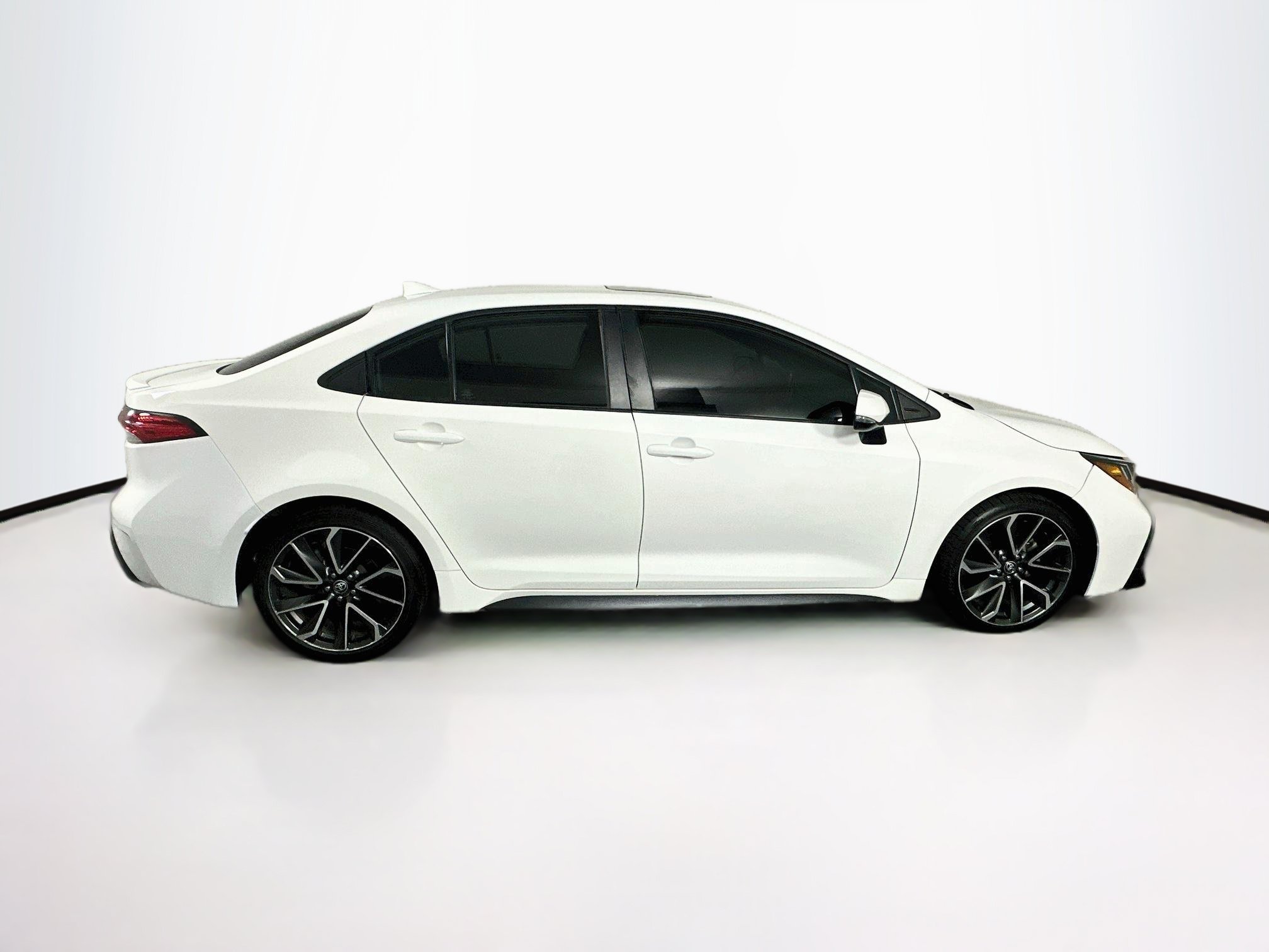 Used 2020 Toyota Corolla SE w/ SE Premium Package FWD image 10