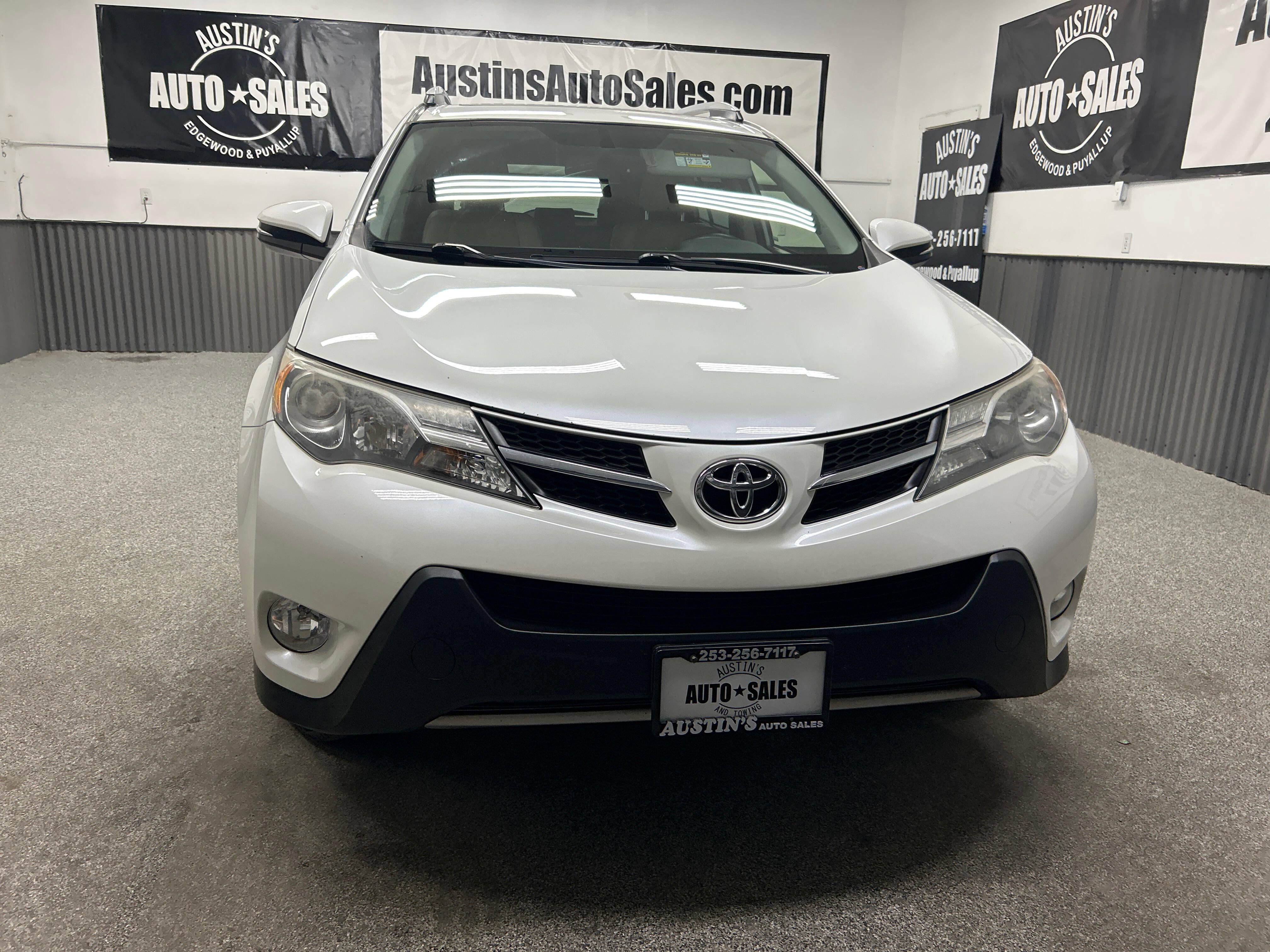 Used 2014 Toyota RAV4 Limited AWD/4WD image 2
