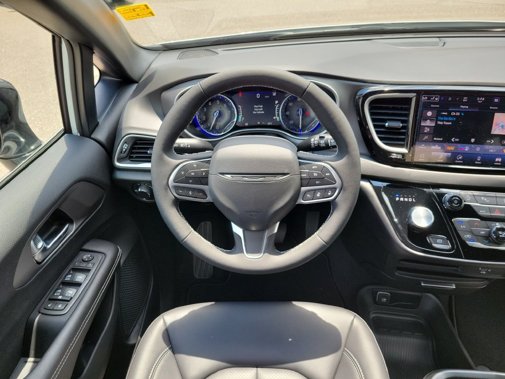 New 2027 Chrysler Pacifica LX FWD image 9