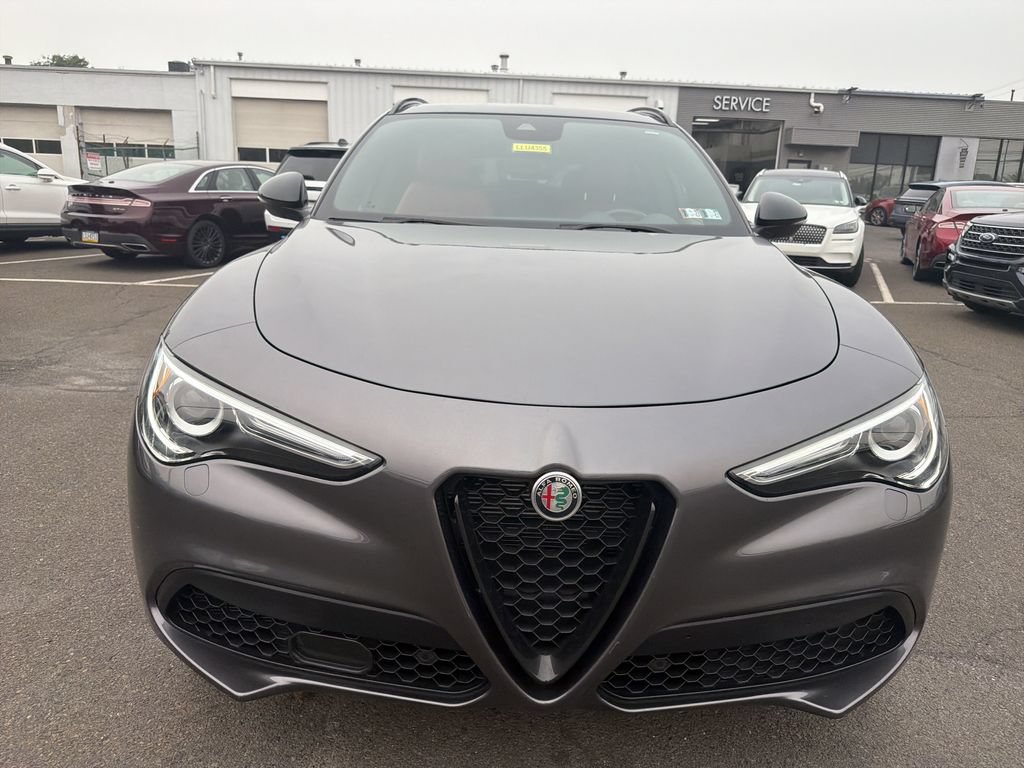 Used 2023 Alfa Romeo Stelvio Veloce AWD/4WD image 8