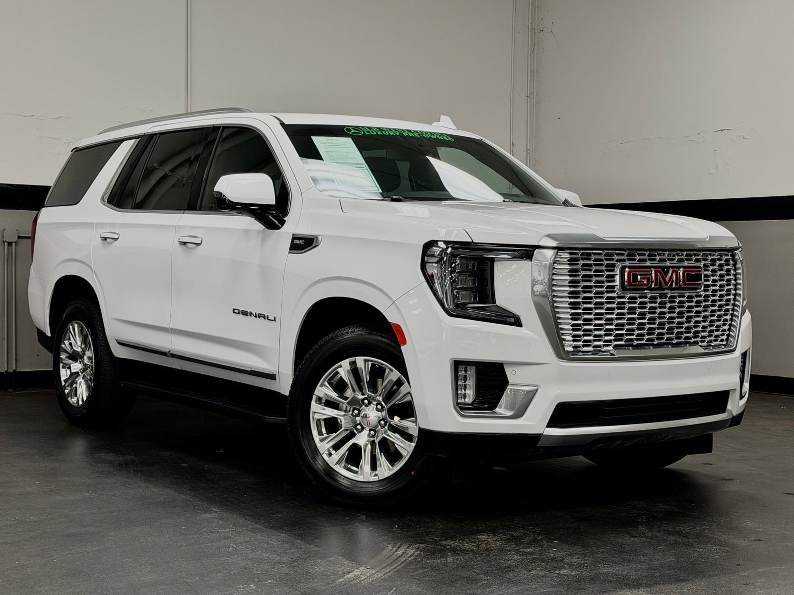 Used 2023 GMC Yukon Denali image 2