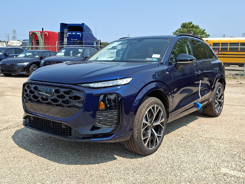 New 2026 Audi Q3 quattro 2.0T AWD/4WD image 2