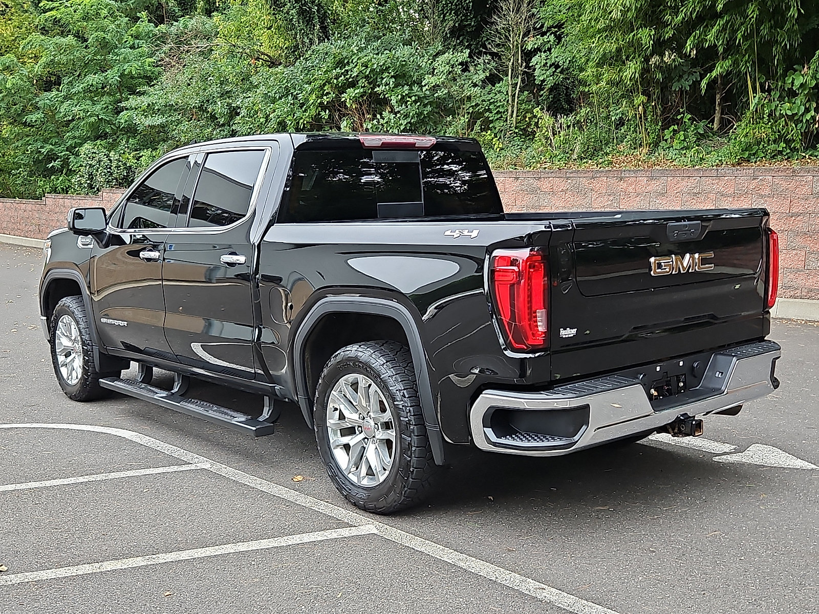 Used 2020 GMC Sierra 1500 SLT w/ SLT Convenience Package AWD/4WD image 4