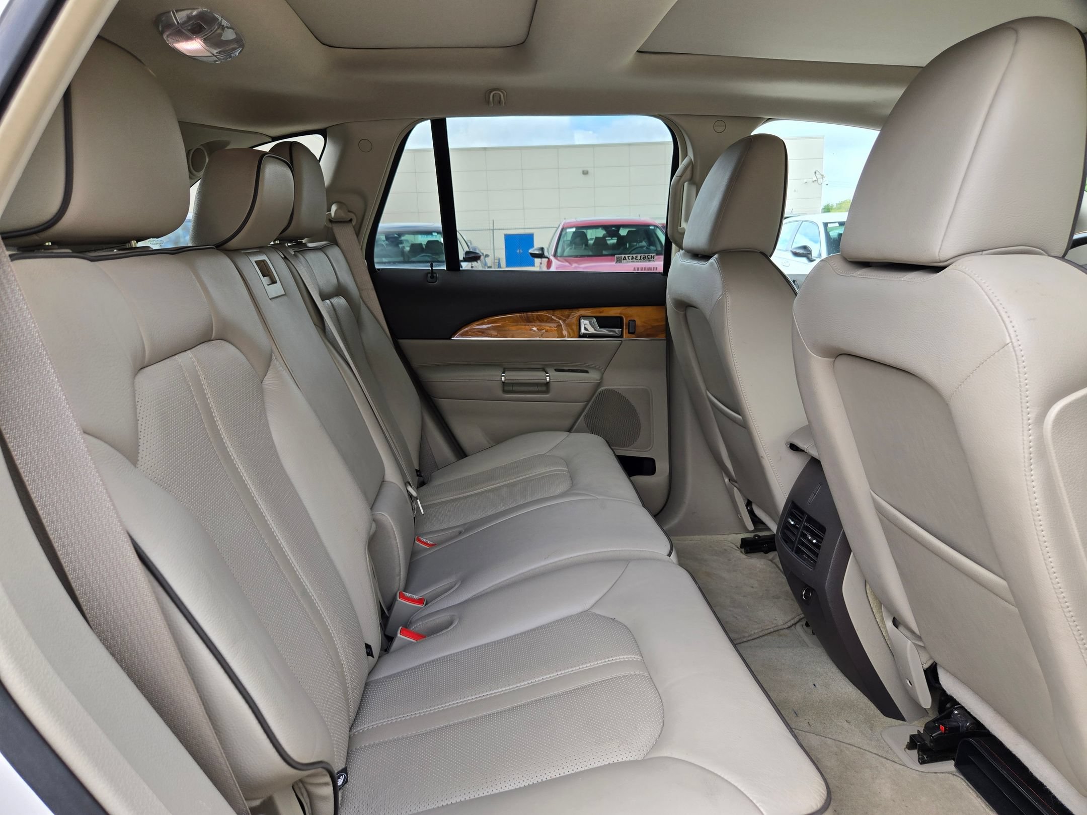Used 2012 Lincoln MKX FWD image 25