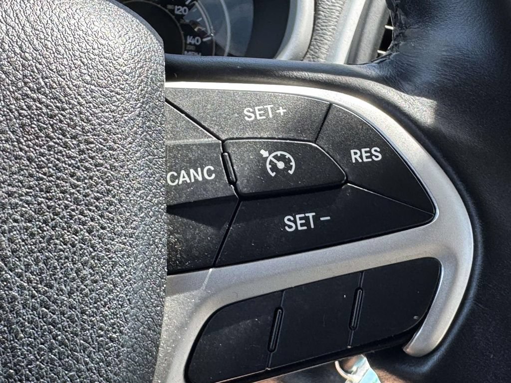 Used 2016 Jeep Cherokee Latitude AWD/4WD image 19