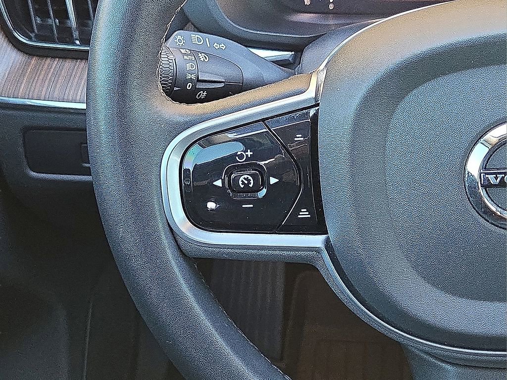 Certified 2023 Volvo XC60 B5 Plus w/ Protection Package Premier image 20