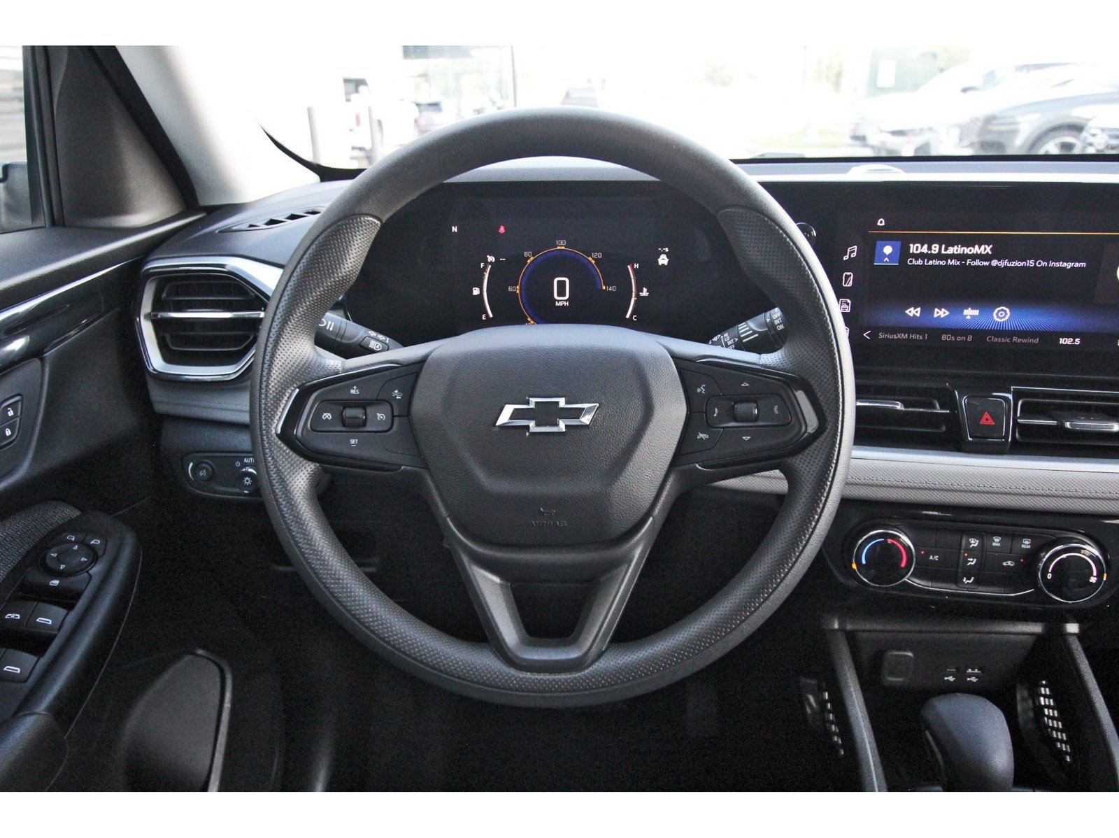 Used 2024 Chevrolet TrailBlazer LT w/ Driver Confidence Package FWD image 16