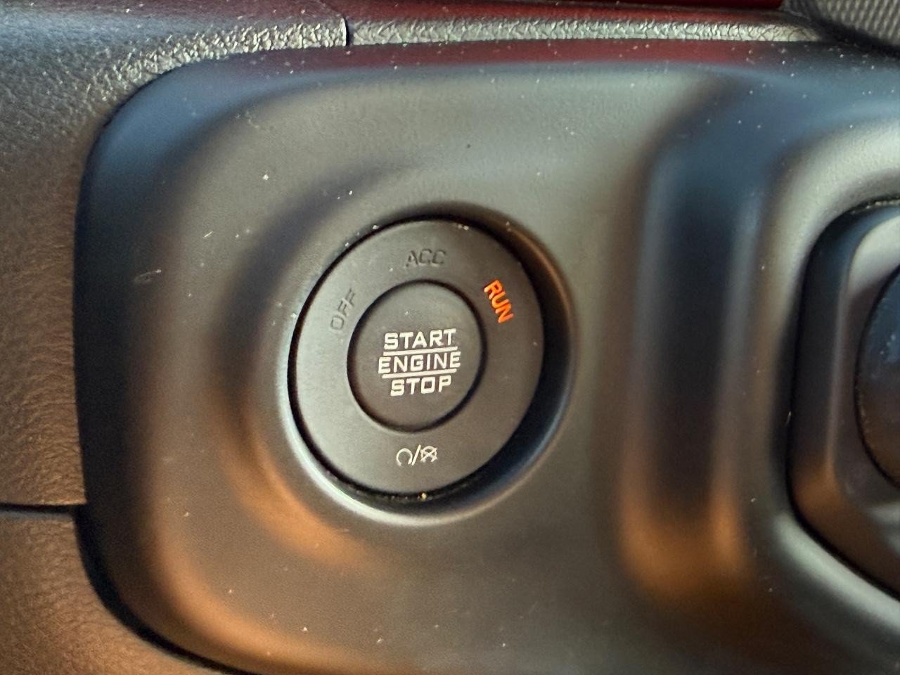 Used 2021 Jeep Gladiator Rubicon AWD/4WD image 16